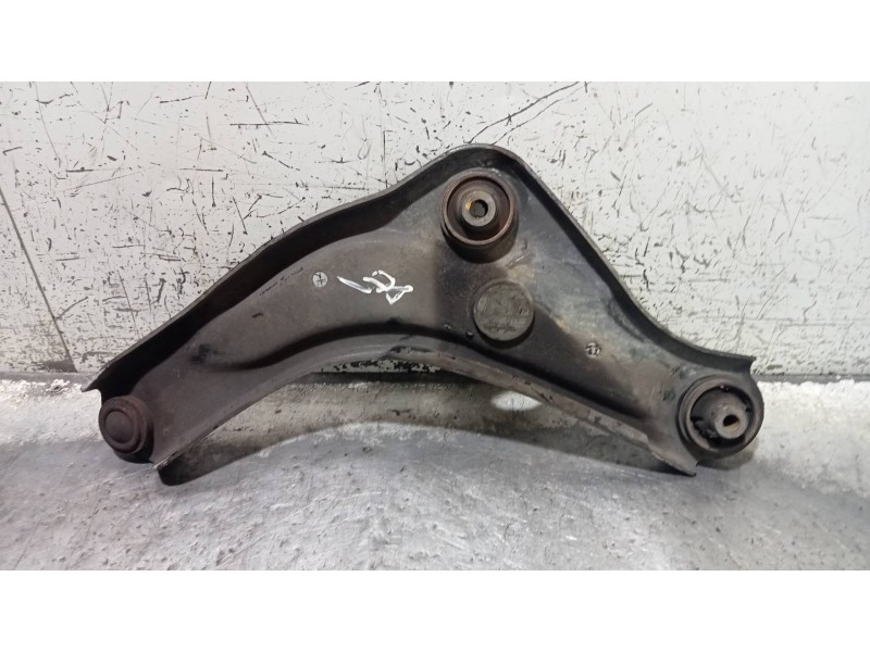 Recambio de brazo suspension inferior delantero derecho para renault kadjar experience referencia OEM IAM   