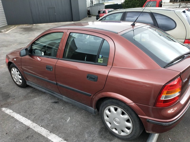 opel astra g berlina del año 2001