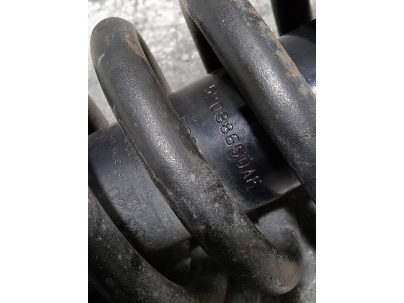 Recambio de amortiguador delantero derecho para jeep cherokee (kj) referencia OEM IAM 52088650AF  