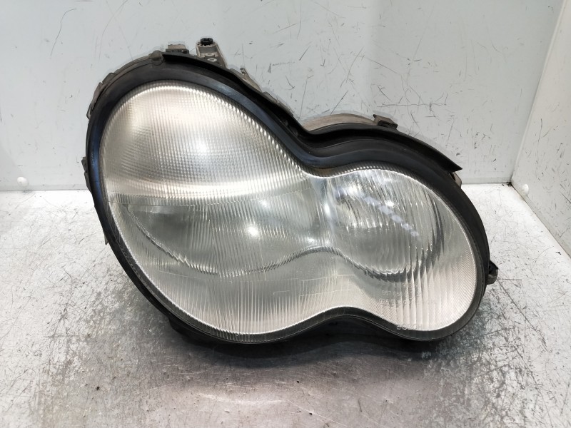 Recambio de faro derecho para mercedes clase c (w203) berlina referencia OEM IAM 0301166202 A2038200261 