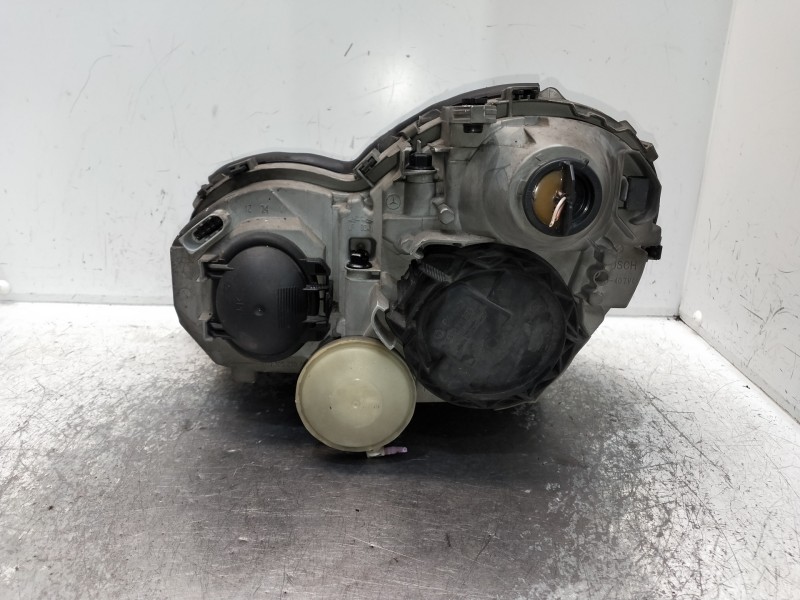 Recambio de faro derecho para mercedes clase c (w203) berlina referencia OEM IAM 0301166202 A2038200261 