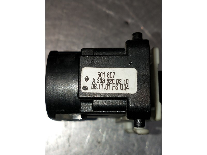 Recambio de mando elevalunas delantero derecho para mercedes clase c (w203) berlina referencia OEM IAM A2038200210  