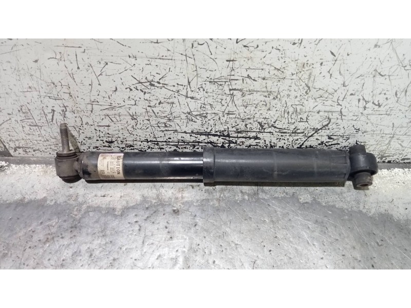 Recambio de amortiguador trasero izquierdo para renault kadjar experience referencia OEM IAM 562104EA2A  