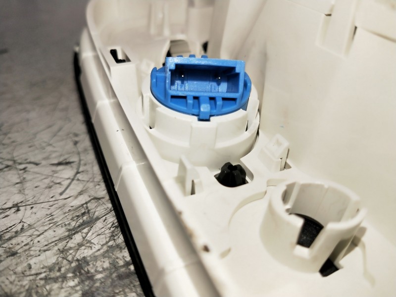 Recambio de luz interior para audi a3 sportback (8ya) s-line referencia OEM IAM 8Y0947735E  