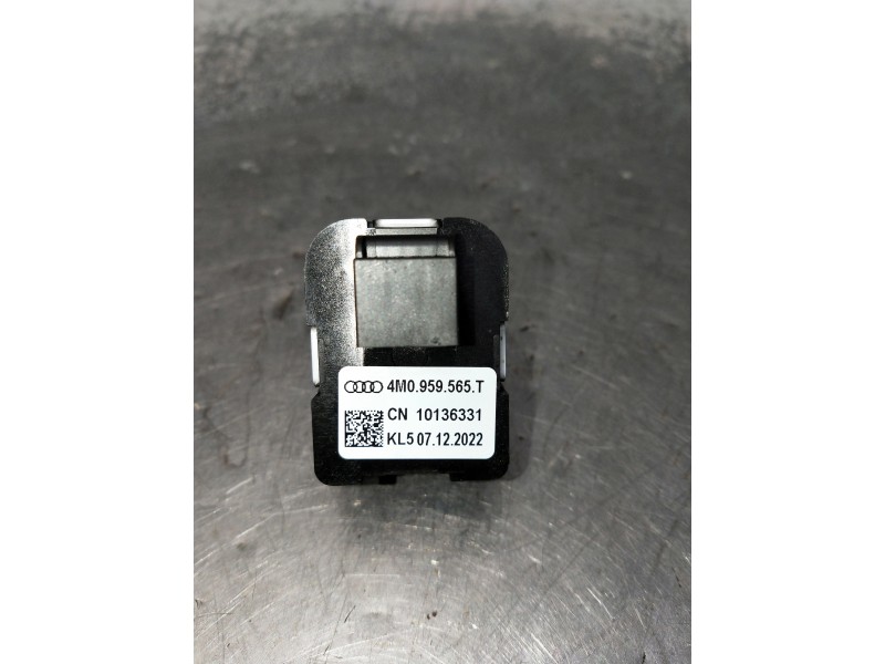 Recambio de mando retrovisor para audi a3 sportback (8ya) s-line referencia OEM IAM 4M0959565T 10136331 
