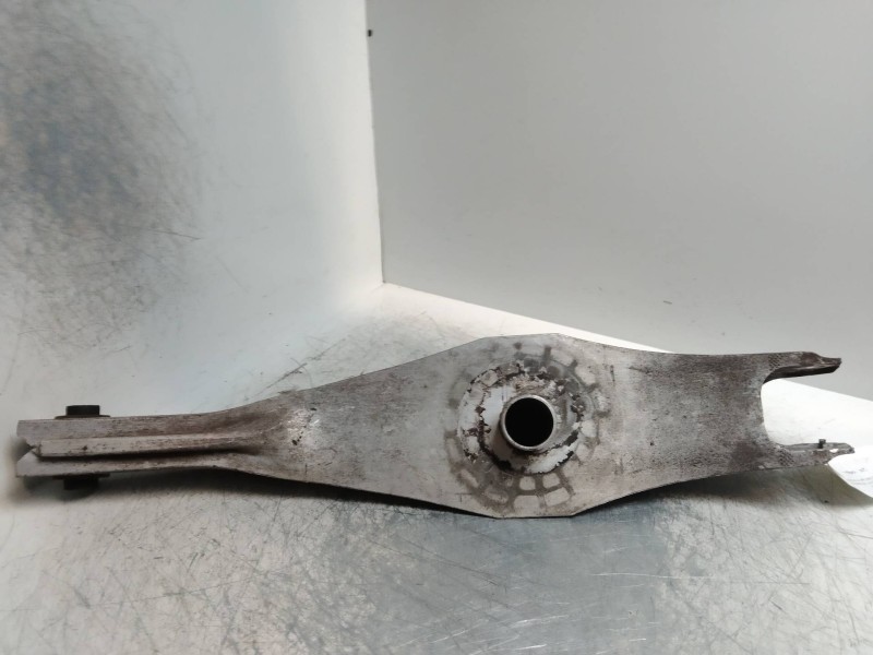 Recambio de brazo suspension inferior trasero derecho para opel insignia berlina 2.0 16v cdti referencia OEM IAM   