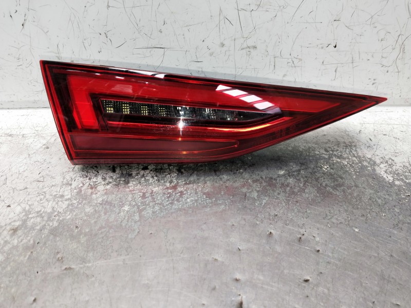 Recambio de piloto trasero izquierdo interior para audi a3 sportback (8ya) s-line referencia OEM IAM 8Y0945307 0024352114 