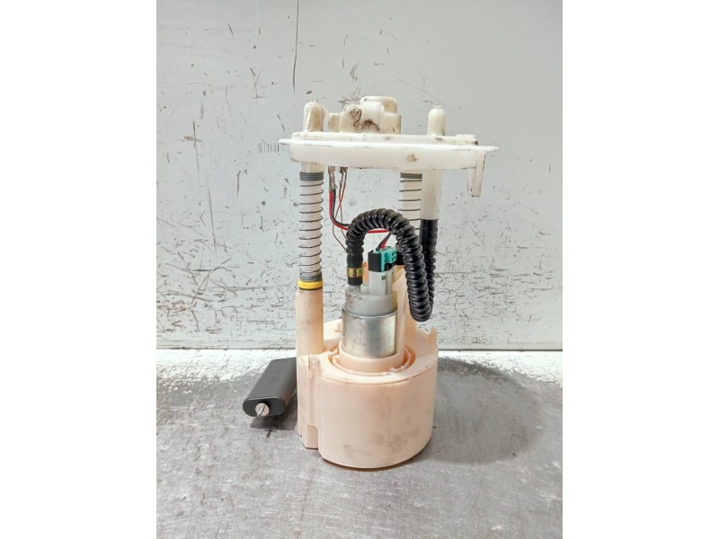 Recambio de bomba combustible para smart coupe referencia OEM IAM 0010688V001 09750029904 