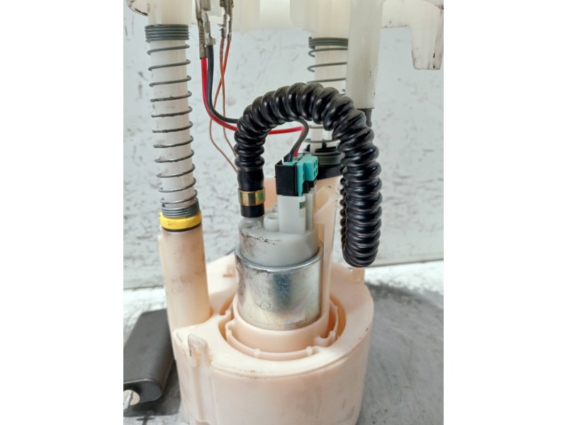Recambio de bomba combustible para smart coupe referencia OEM IAM 0010688V001 09750029904 