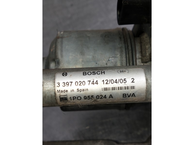 Recambio de motor limpia delantero para seat leon (1p1) referencia OEM IAM 1P0955024A 3397020744 DERECHO