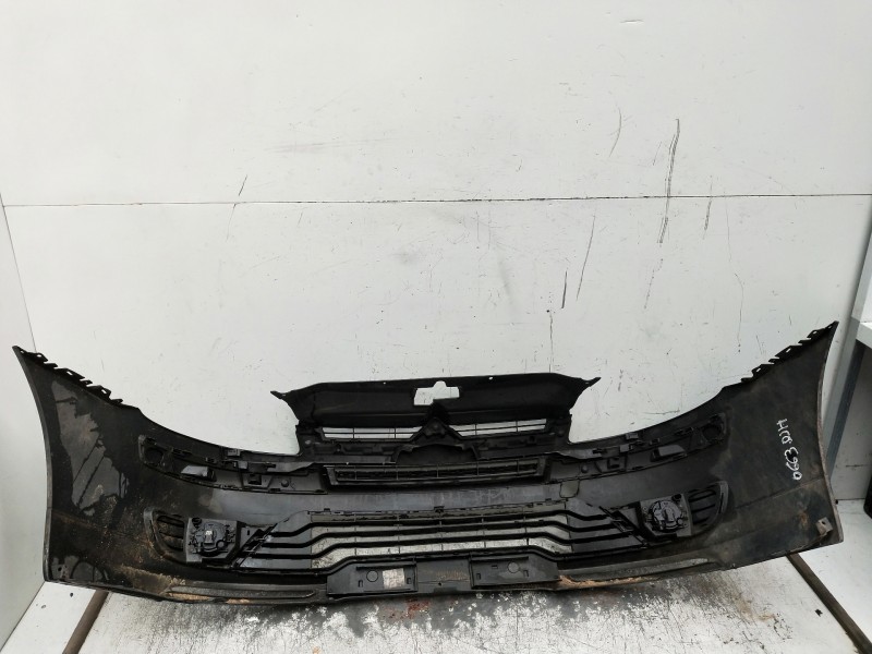 Recambio de paragolpes delantero para citroen c4 berlina referencia OEM IAM  VER FOTOS TIENE DESPERFECTOS