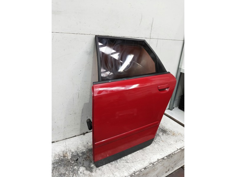 Recambio de puerta trasera izquierda para audi a4 avant (8e) referencia OEM IAM   5P
