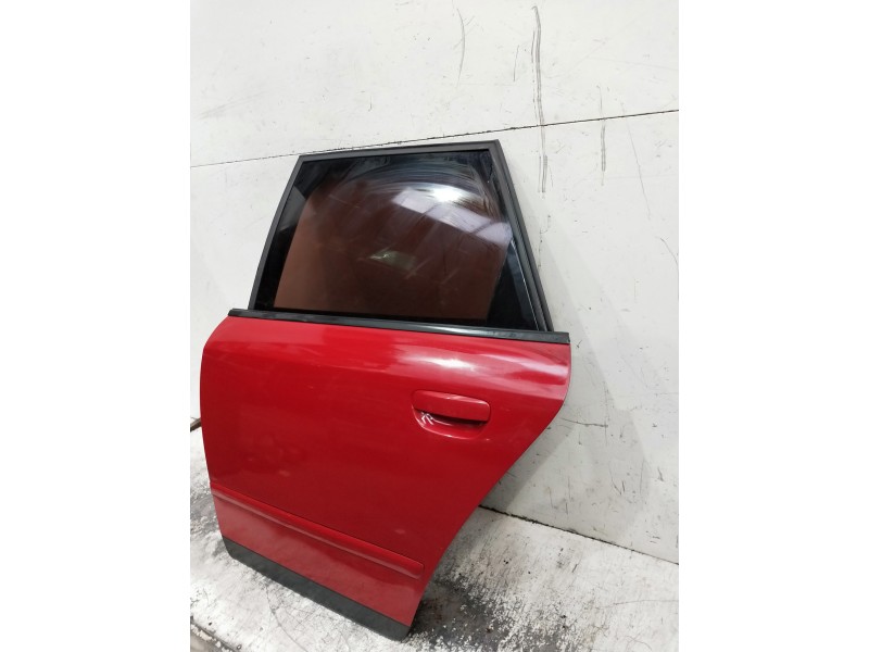 Recambio de puerta trasera izquierda para audi a4 avant (8e) referencia OEM IAM   5P