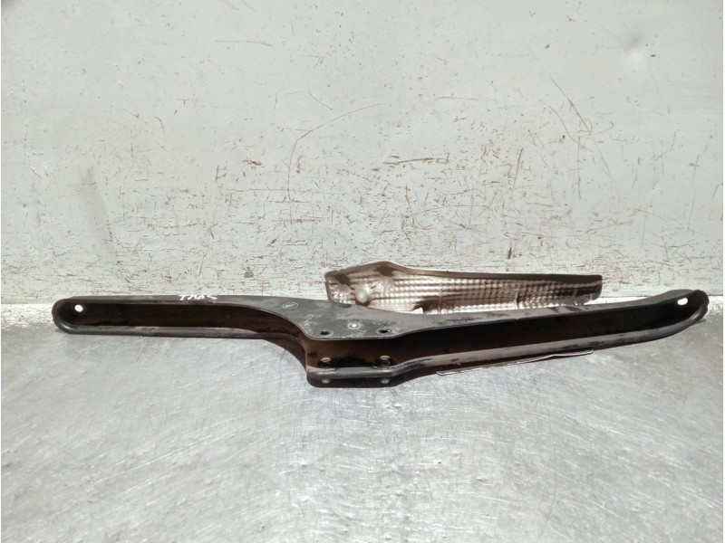 Recambio de puente trasero para smart roadster referencia OEM IAM   SOPORTE CENTRAL ENTRE CUNA Y PUENTE