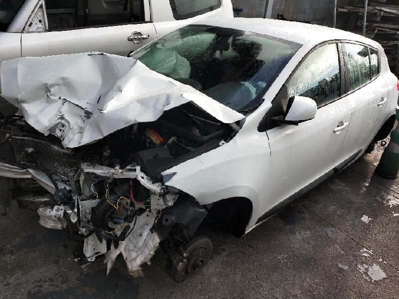 renault megane iii berlina 5 p del año 2012