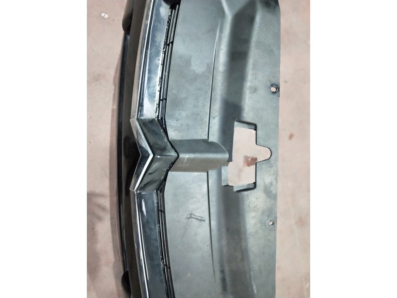 Recambio de paragolpes delantero para citroen c4 berlina referencia OEM IAM  VER FOTOS TIENE DESPERFECTOS