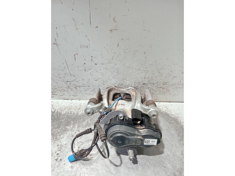 Recambio de pinza freno trasera derecha para bmw x1/ix1 u11 x1 sdrive 18i referencia OEM IAM 689106402  