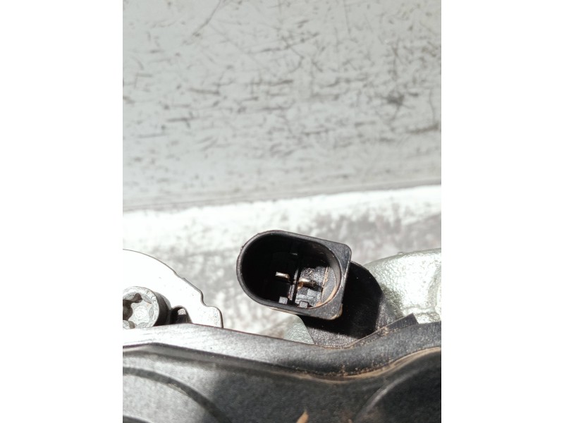 Recambio de pinza freno trasera derecha para bmw x1/ix1 u11 x1 sdrive 18i referencia OEM IAM 689106402  