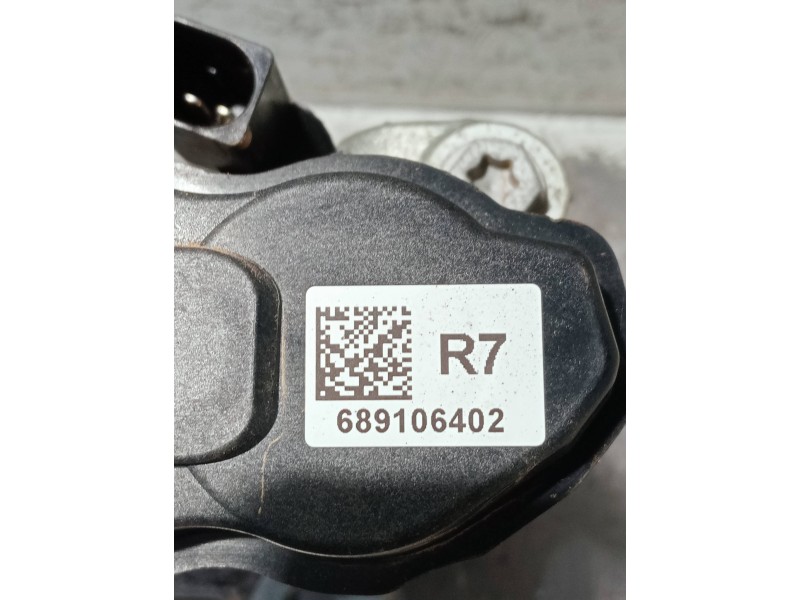 Recambio de pinza freno trasera derecha para bmw x1/ix1 u11 x1 sdrive 18i referencia OEM IAM 689106402  