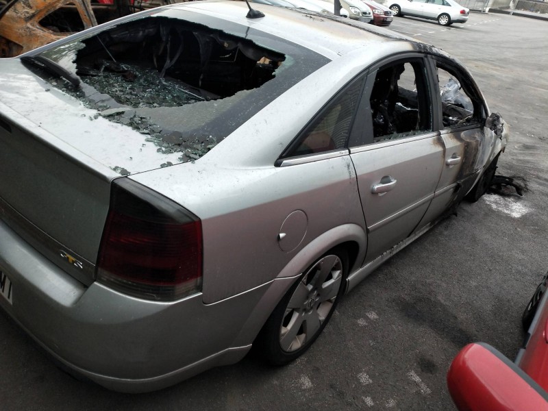opel vectra c berlina del año 2003