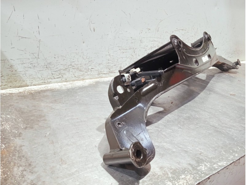 Recambio de puente trasero para bmw x1/ix1 u11 x1 sdrive 18i referencia OEM IAM 33316418403  CUNA