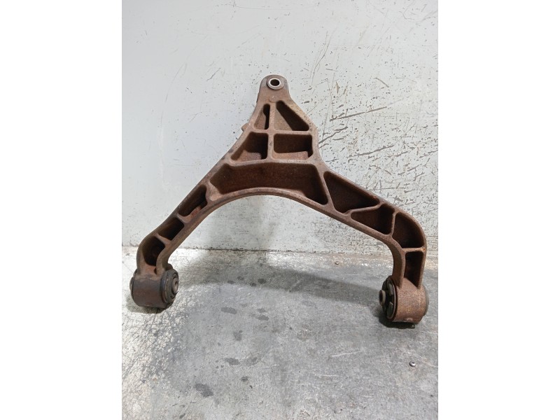 Recambio de brazo suspension inferior delantero derecho para jeep cherokee (kj) referencia OEM IAM 52088772AD  