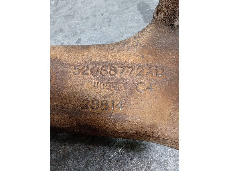 Recambio de brazo suspension inferior delantero derecho para jeep cherokee (kj) referencia OEM IAM 52088772AD  