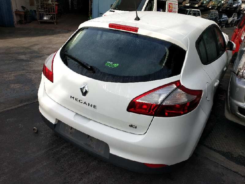 renault megane iii berlina 5 p del año 2012