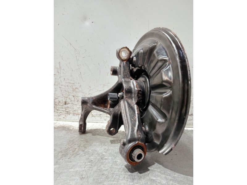 Recambio de mangueta trasera derecha para audi a3 sportback (8ya) s-line referencia OEM IAM 5Q0615612F  