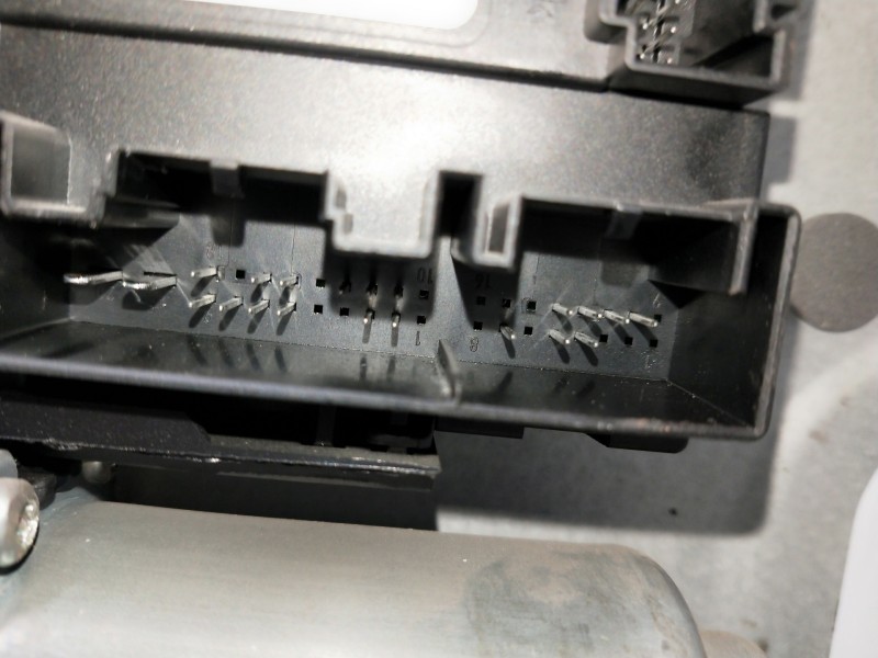 Recambio de elevalunas delantero derecho para volkswagen caddy ka/kb (2k) referencia OEM IAM 1T0959701D 1T083755L 5P