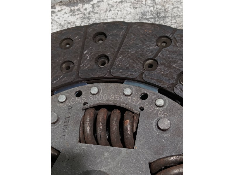 Recambio de kit embrague para jeep cherokee (kj) referencia OEM IAM 3000951937 327004610 