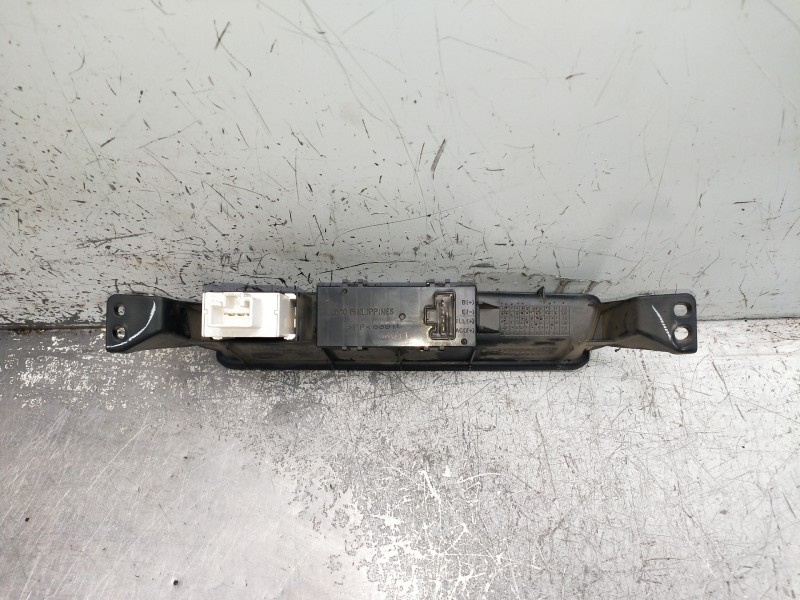 Recambio de pantalla multifuncion para toyota hilux (kun) referencia OEM IAM 554780K010  