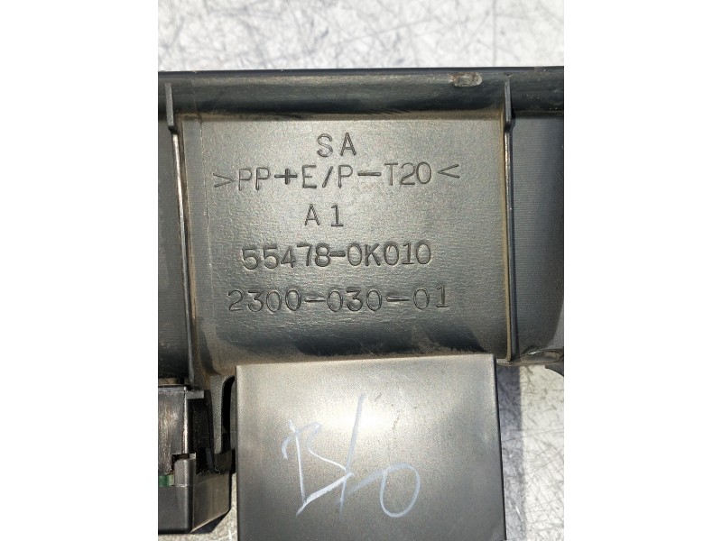 Recambio de pantalla multifuncion para toyota hilux (kun) referencia OEM IAM 554780K010  