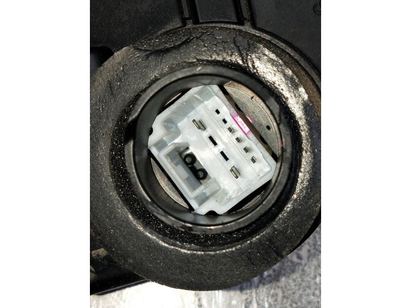 Recambio de motor cierre centralizado delantero izquierdo para toyota hilux (kun) referencia OEM IAM   4P