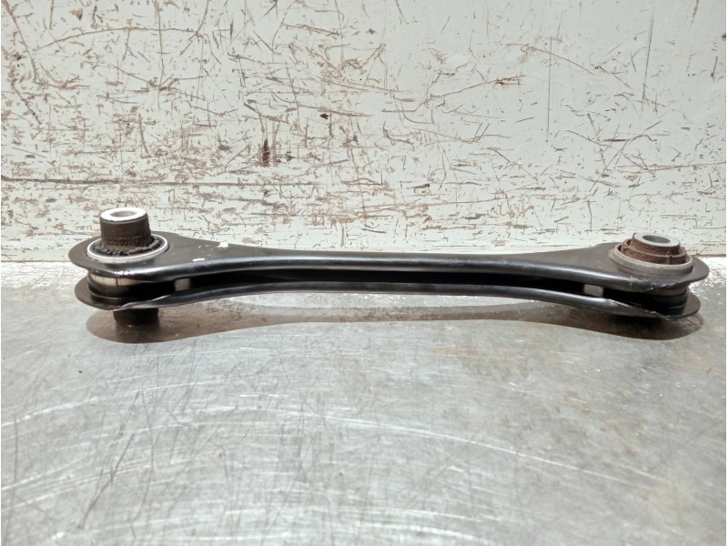 Recambio de brazo suspension superior trasero derecho para audi a3 sportback (8ya) s-line referencia OEM IAM 5Q0501529G  