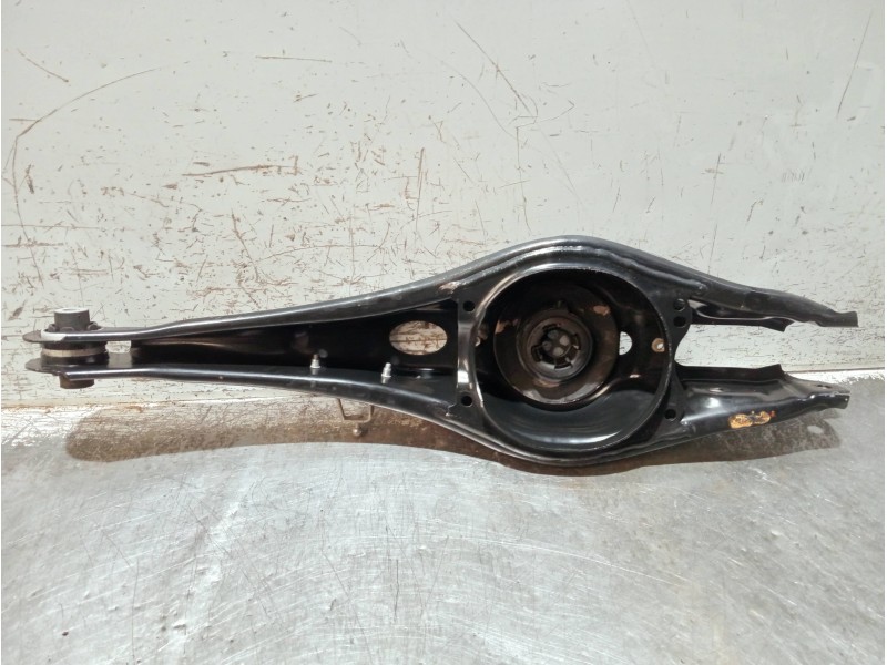 Recambio de brazo suspension inferior trasero izquierdo para audi a3 sportback (8ya) s-line referencia OEM IAM 5WA505311A  