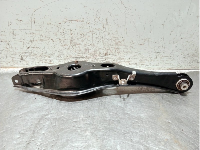 Recambio de brazo suspension inferior trasero izquierdo para audi a3 sportback (8ya) s-line referencia OEM IAM 5WA505311A  