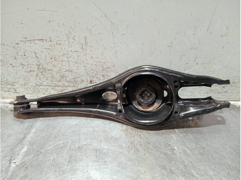 Recambio de brazo suspension inferior trasero derecho para audi a3 sportback (8ya) s-line referencia OEM IAM 5WA505311A  