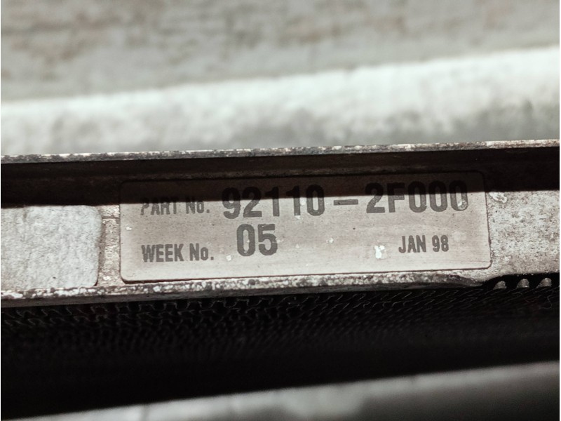 Recambio de condensador / radiador aire acondicionado para nissan primera berlina (p11) referencia OEM IAM 921102F000  