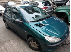peugeot 206 berlina del año 2001