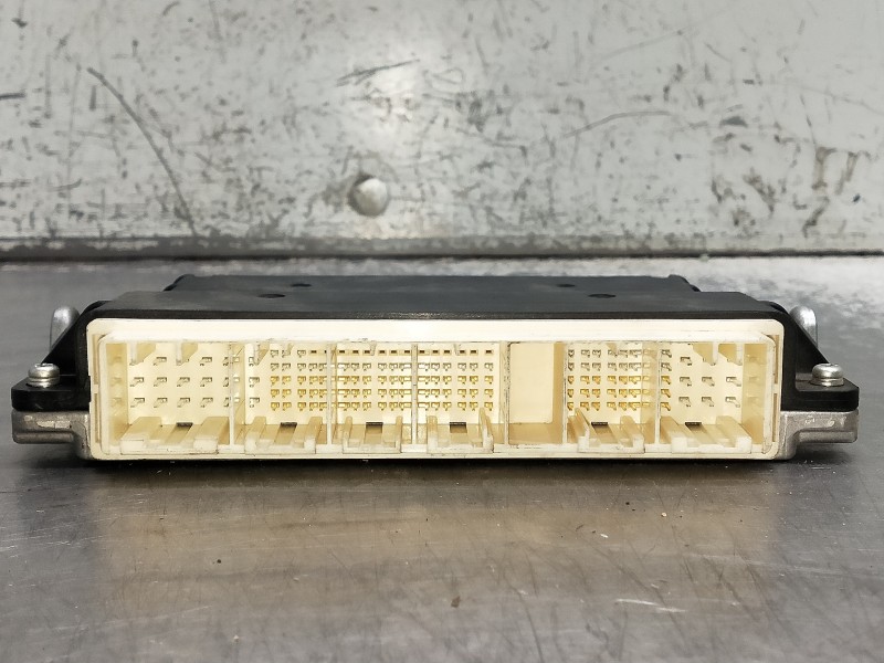 Recambio de centralita motor uce para toyota hilux (kun) referencia OEM IAM 896610KW60 MB27590036054 