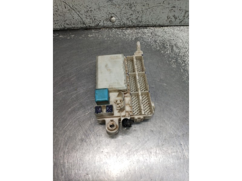 Recambio de caja reles / fusibles para toyota hilux (kun) referencia OEM IAM   