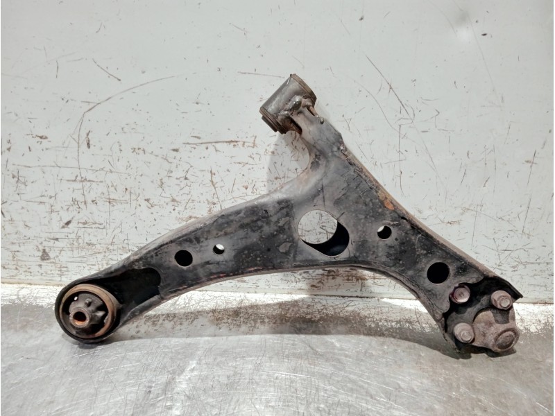 Recambio de brazo suspension inferior delantero izquierdo para toyota celica (t23) referencia OEM IAM   