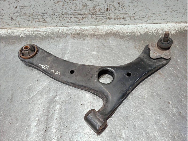 Recambio de brazo suspension inferior delantero izquierdo para toyota celica (t23) referencia OEM IAM   