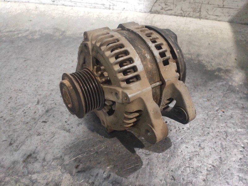Recambio de alternador para hyundai santa fe (dm) tecno 4wd referencia OEM IAM 1042101060 373002F200 