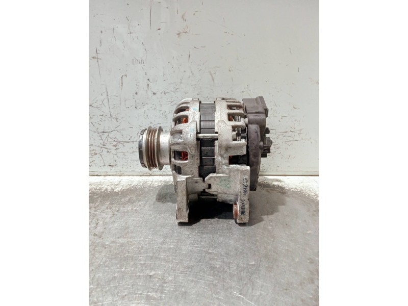Recambio de alternador para dacia sandero podium referencia OEM IAM 231008386R F000BL0457 