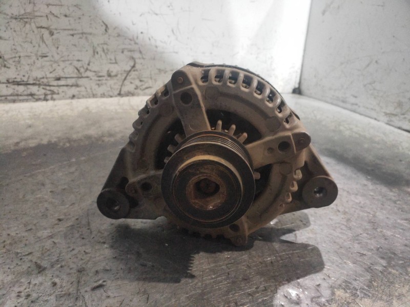 Recambio de alternador para hyundai santa fe (dm) tecno 4wd referencia OEM IAM 1042101060 373002F200 