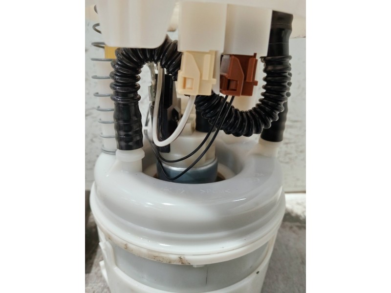 Recambio de bomba combustible para dacia sandero podium referencia OEM IAM 172022377R 0974652990001 