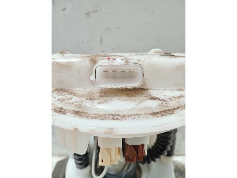 Recambio de bomba combustible para dacia sandero podium referencia OEM IAM 172022377R 0974652990001 