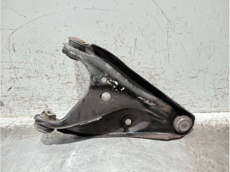 Recambio de brazo suspension inferior delantero izquierdo para dacia sandero podium referencia OEM IAM 545010294R  